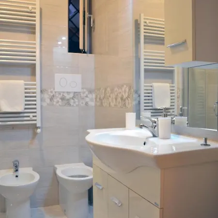 Midway House Italy 3*